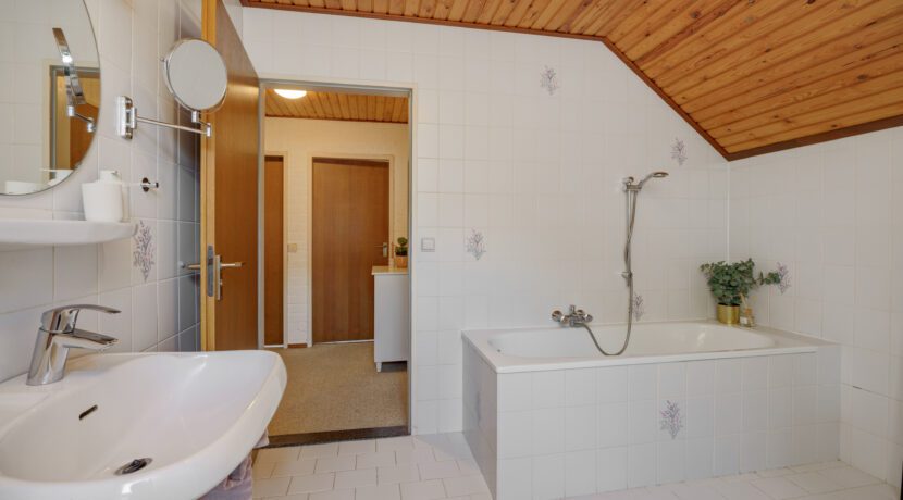 Deken van der Cammenweg 48, Heesch-34