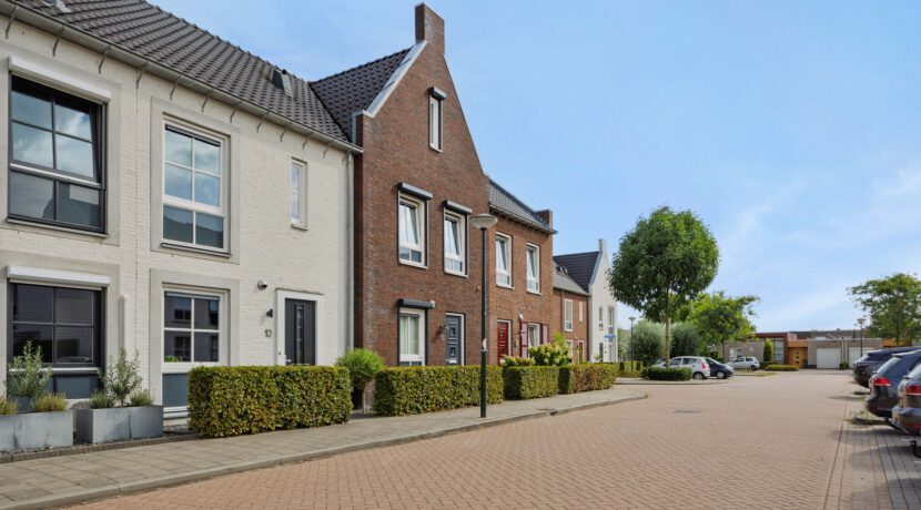 Parelgras 12, Heesch-02