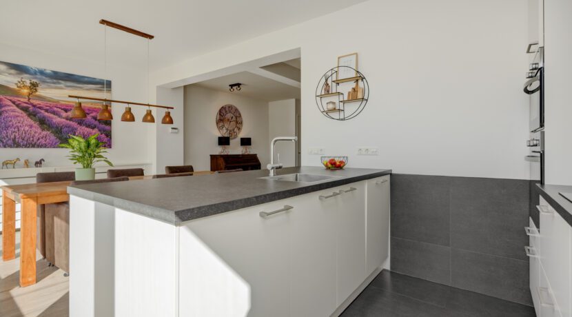 Bachlaan 24, Heesch-22