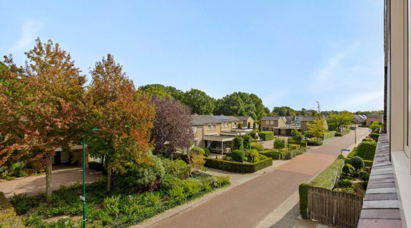 Bachlaan 24, Heesch-48