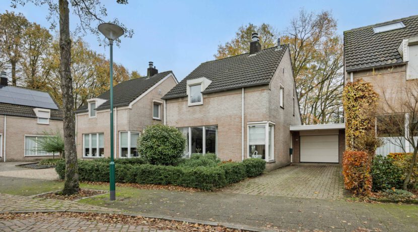 Klokbeker 43, Heesch-01