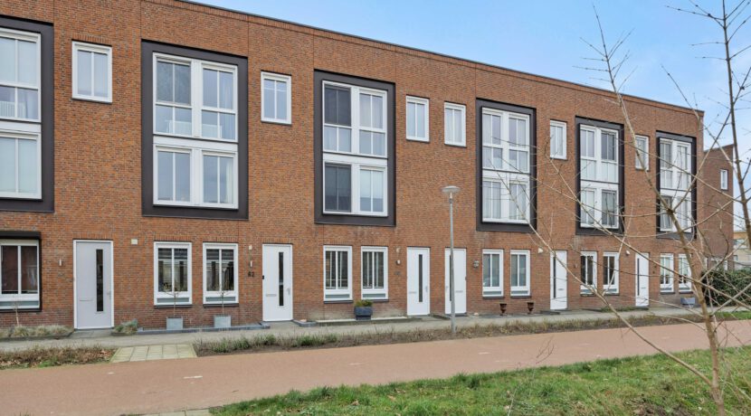 Elzenseloop 62, Heesch-01