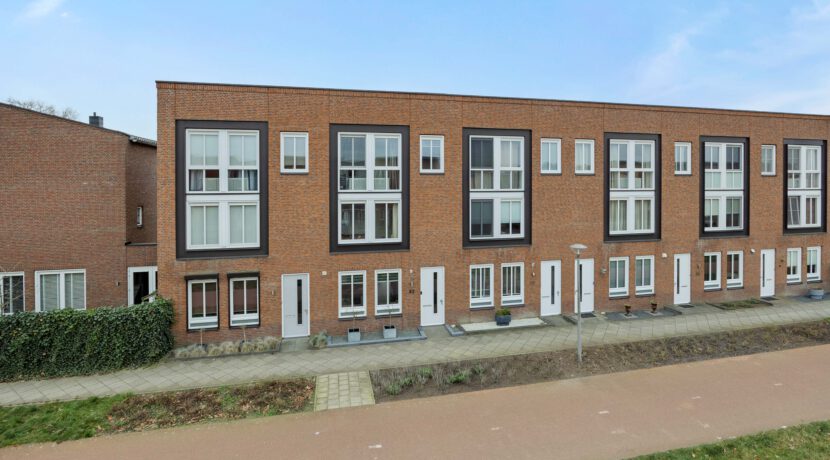 Elzenseloop 62, Heesch-09