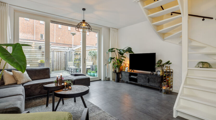 Elzenseloop 62, Heesch-16