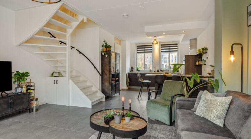 Elzenseloop 62, Heesch-18