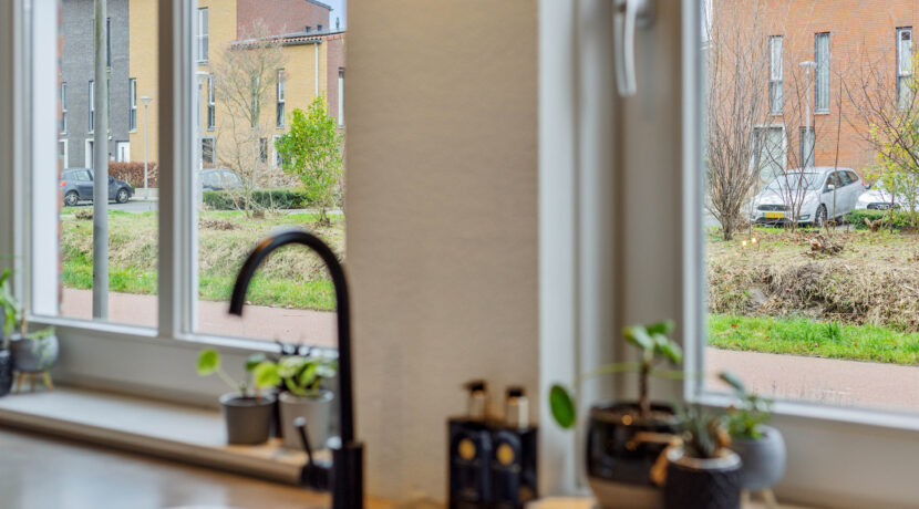 Elzenseloop 62, Heesch-22