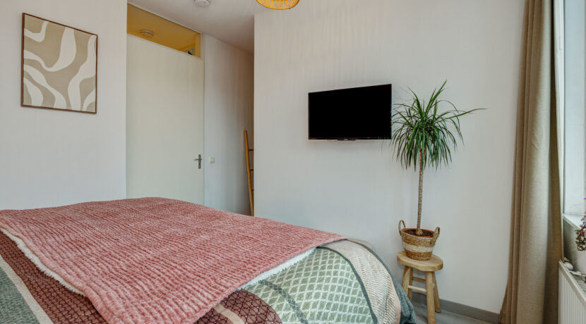 Elzenseloop 62, Heesch-25