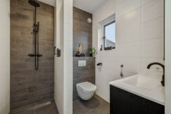 Elzenseloop 62, Heesch-29