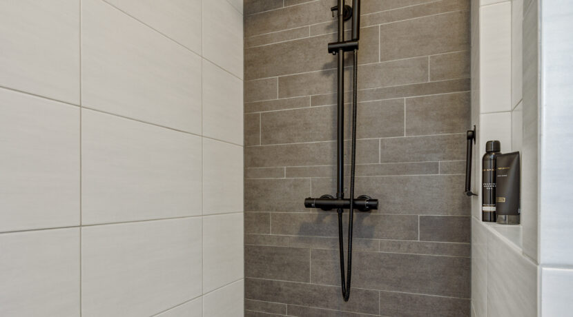 Elzenseloop 62, Heesch-30