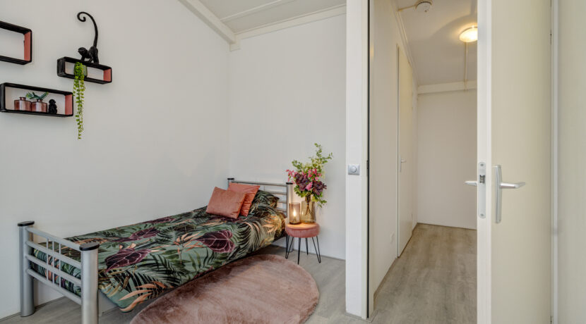 Elzenseloop 62, Heesch-36