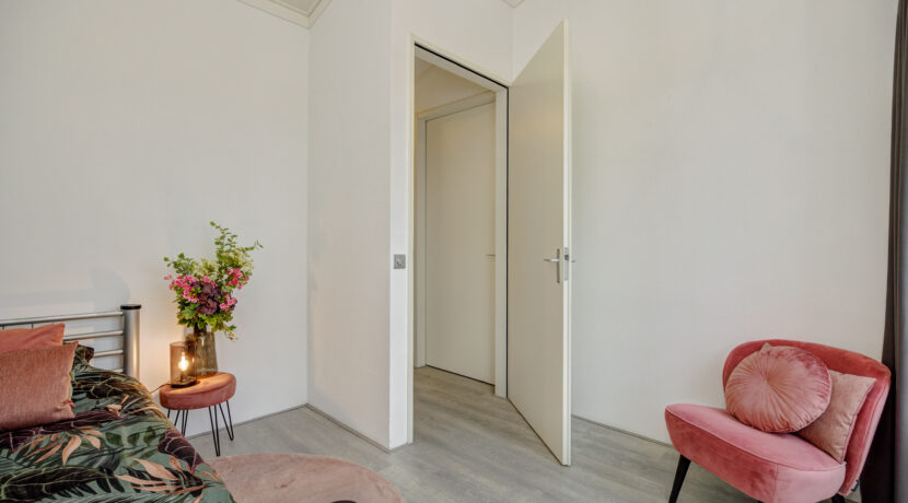 Elzenseloop 62, Heesch-37