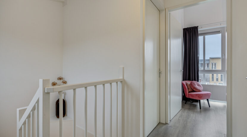 Elzenseloop 62, Heesch-40