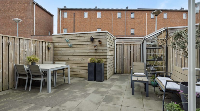 Elzenseloop 62, Heesch-44