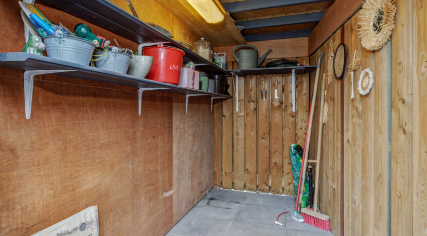 Elzenseloop 62, Heesch-45