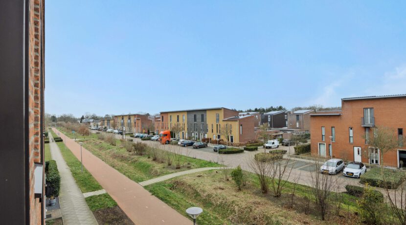 Elzenseloop 62, Heesch-46