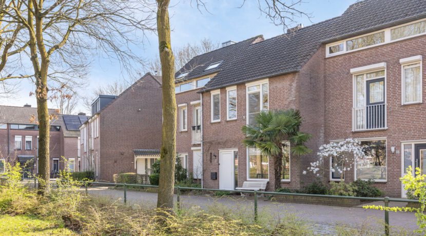 Heilige Eik 33, Heesch-01