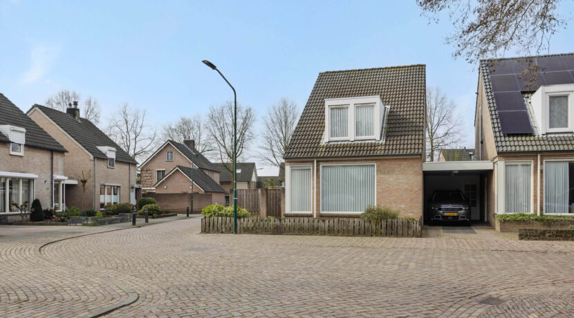 Klokbeker 40, Heesch-02