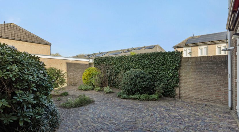 Bachlaan 28, Heesch-34