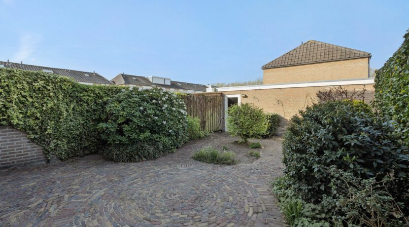 Bachlaan 28, Heesch-35