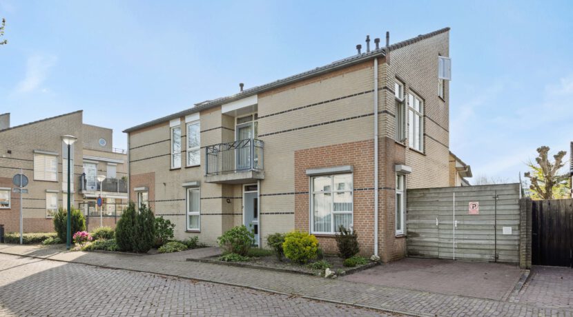 Het Vijfeiken 9, Heesch-01