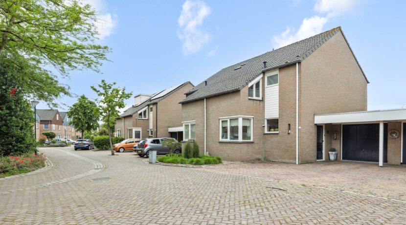 Burgemeester van Hulstlaan 12, Heesch-03