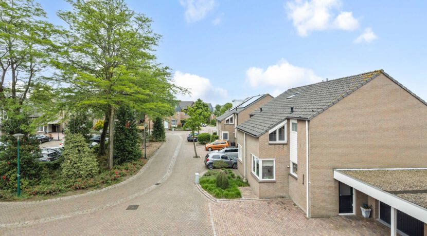Burgemeester van Hulstlaan 12, Heesch-08