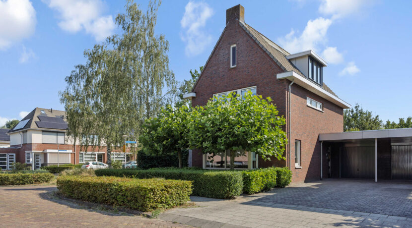 Biezenloop 126, Heesch-01